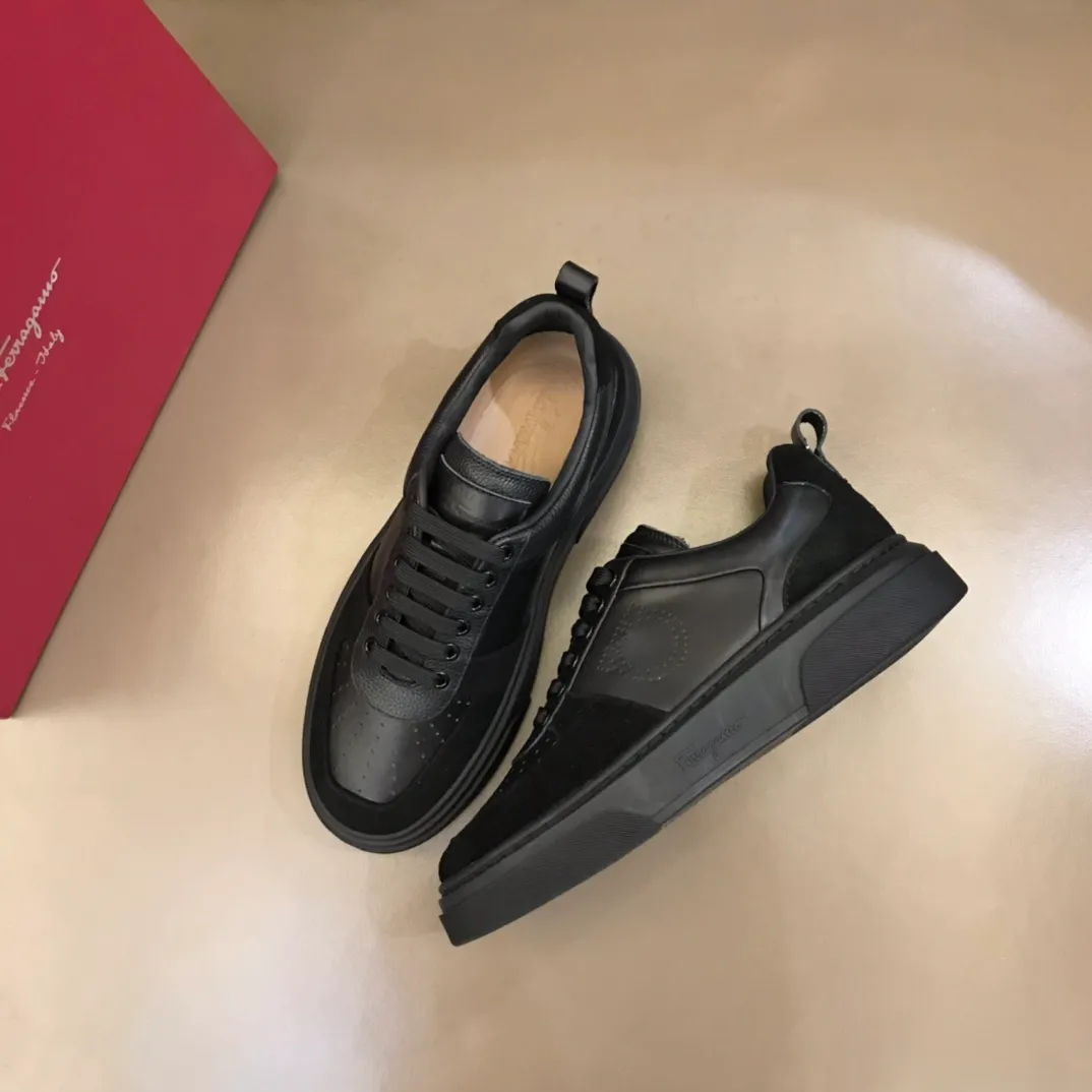 p420 "Salvatore Ferraga**" men's low-cut fashion sneakers. This casual shoe has a novel structure and is made of soft calfskin. The contrasting color elements on the upper highlight the bold and avant-garde atmosphere. The first-layer cowhide lining is high-end and comfortable. Energetic and fresh, these shoes can be worn with casual looks or add a touch of street style to elegant trousers.  Size: 38-44